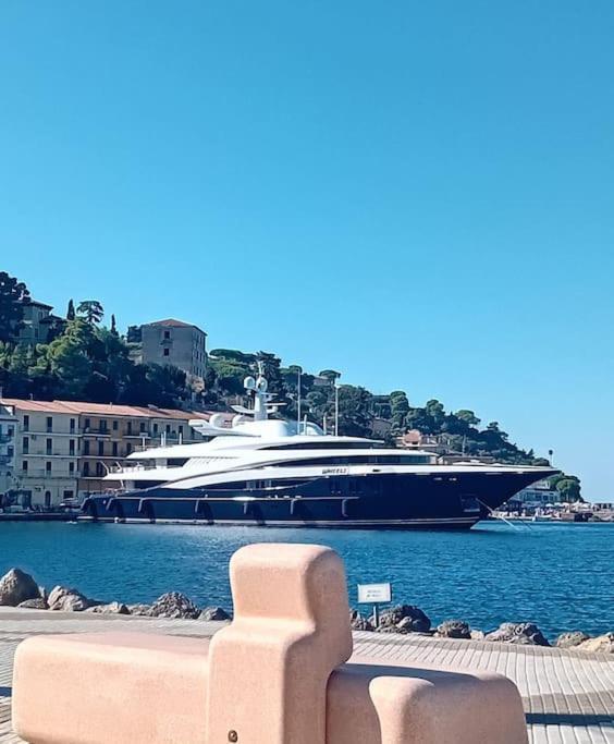 Sweet Liana Un Tuffo Nel Cuore Del Paese Porto Santo Stefano  Eksteriør billede